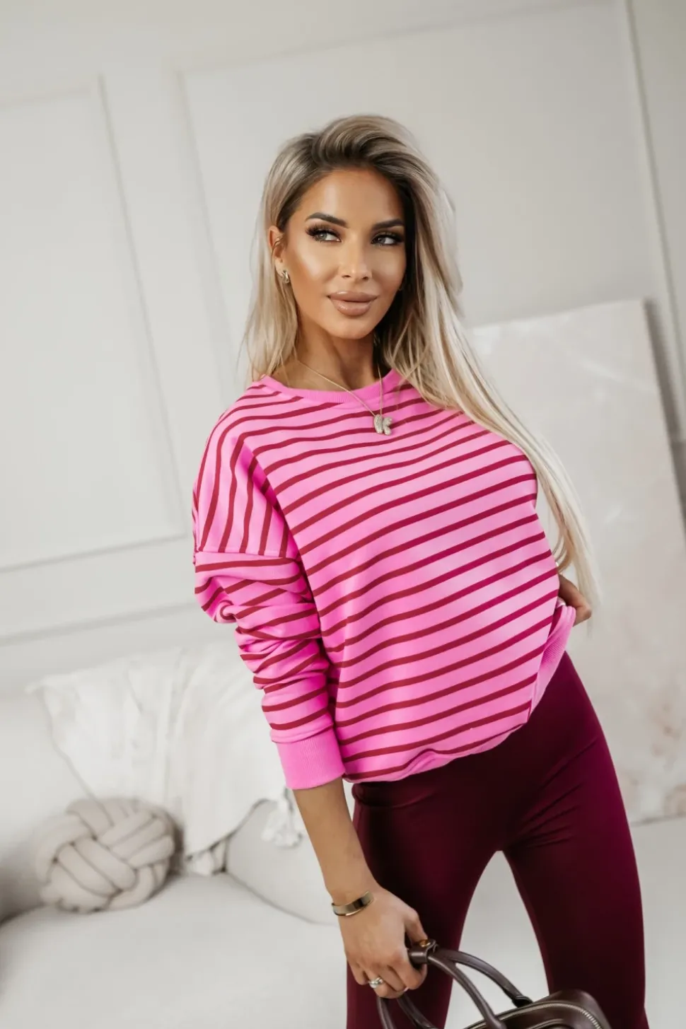 BLUZA BAWEŁNIANA TIAMO WYKOŃCZONA ŚCIĄGACZEM W PASKI CZERWONO-RÓŻOWE