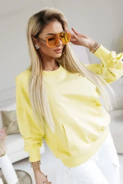 BLUZA BAWEŁNIANA TINY Z OZDOBNĄ BROSZKĄ ŻÓŁTA