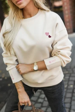 BLUZA DRESOWA BAWEŁNIANA LOVELY Z HAFTOWANYMI SERDUSZKAMI BEŻOWA