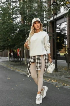 BLUZA DRESOWA BAWEŁNIANA LOVELY Z HAFTOWANYMI SERDUSZKAMI ECRU