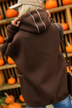 BLUZA DRESOWA BAWEŁNIANA Z KAPTUREM ZE ZŁOTYM NAPISEM PARIS CZEKOLADOWA