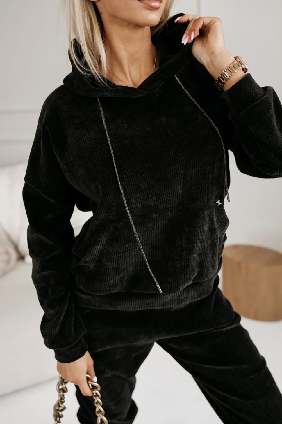 BLUZA DRESOWA JIMMY O WARKOCZOWYM SPLOCIE Z KAPTUREM CZARNA