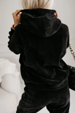 BLUZA DRESOWA JIMMY O WARKOCZOWYM SPLOCIE Z KAPTUREM CZARNA