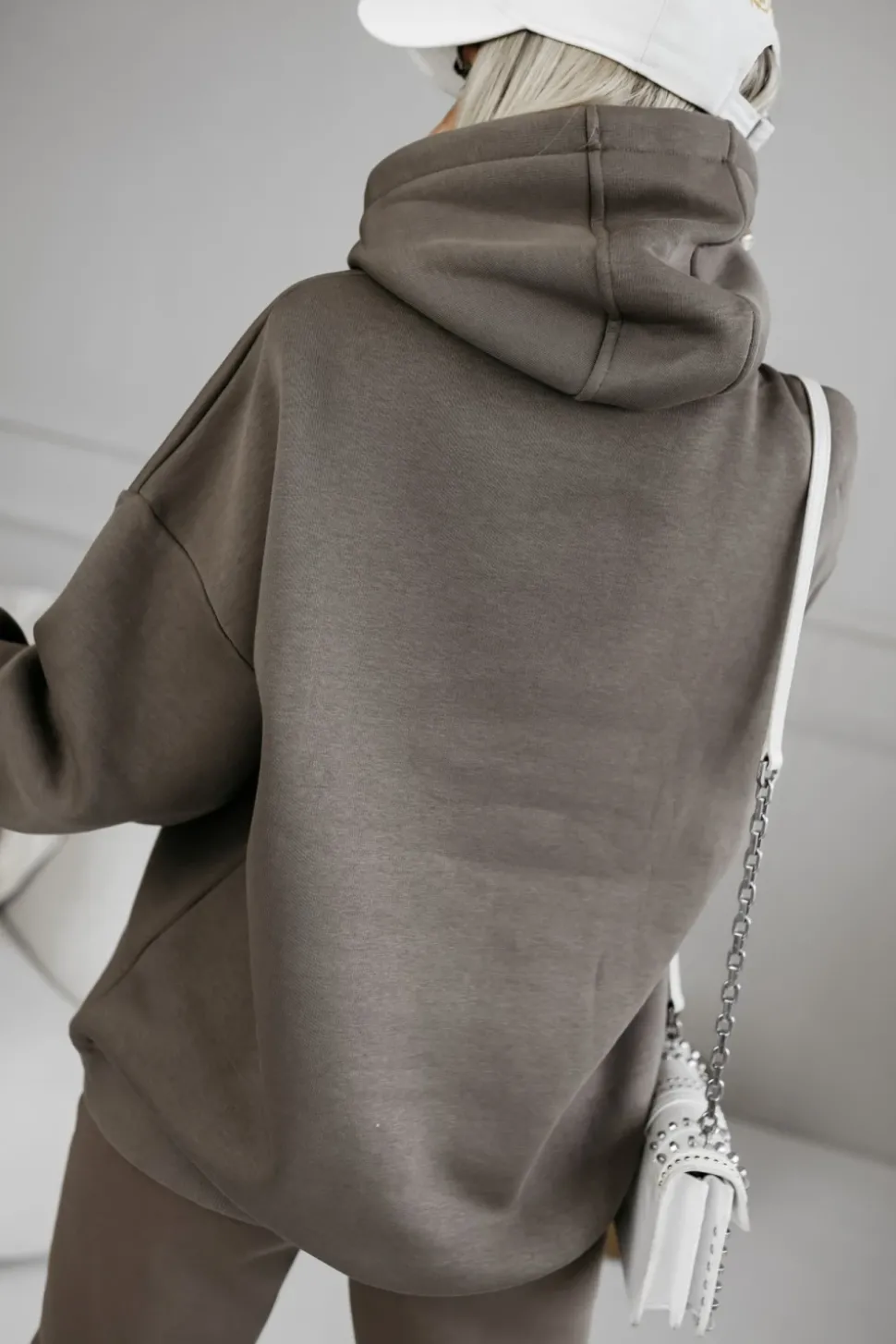 BLUZA DRESOWA MICKY OCIEPLANA Z KAPTUREM BRĄZOWA