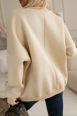 BLUZA DRESOWA OCIEPLANA Z HAFTOWANYMI KWIATAMI NA RAMIENIU BEŻOWA