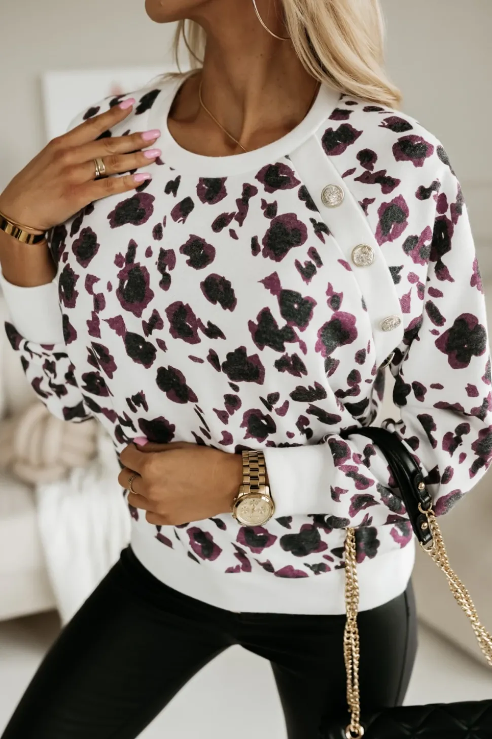 BLUZA SWETERKOWA ZDOBIONA GUZIKAMI PANTERKA BIAŁO-BORDOWA