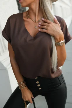BLUZKA AMORE Z DEKOLTEM W SEREK BRĄZOWA