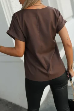 BLUZKA AMORE Z DEKOLTEM W SEREK BRĄZOWA