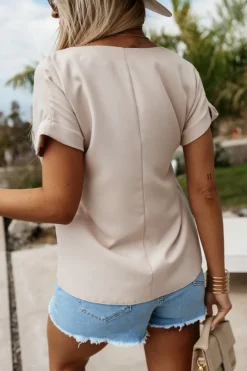 BLUZKA AMORE Z DEKOLTEM W SEREK BEŻOWA