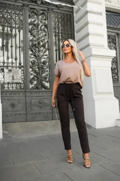 BLUZKA AMORE Z DEKOLTEM W SEREK JASNY BRĄZ