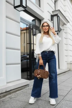 BLUZKA BASIC Z PRĄŻKOWANEGO MATERIAŁU Z TIULOWYMI WSTAWKAMI BIAŁA