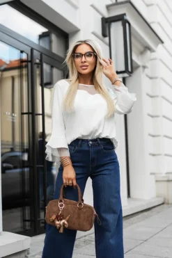 BLUZKA BASIC Z PRĄŻKOWANEGO MATERIAŁU Z TIULOWYMI WSTAWKAMI BIAŁA