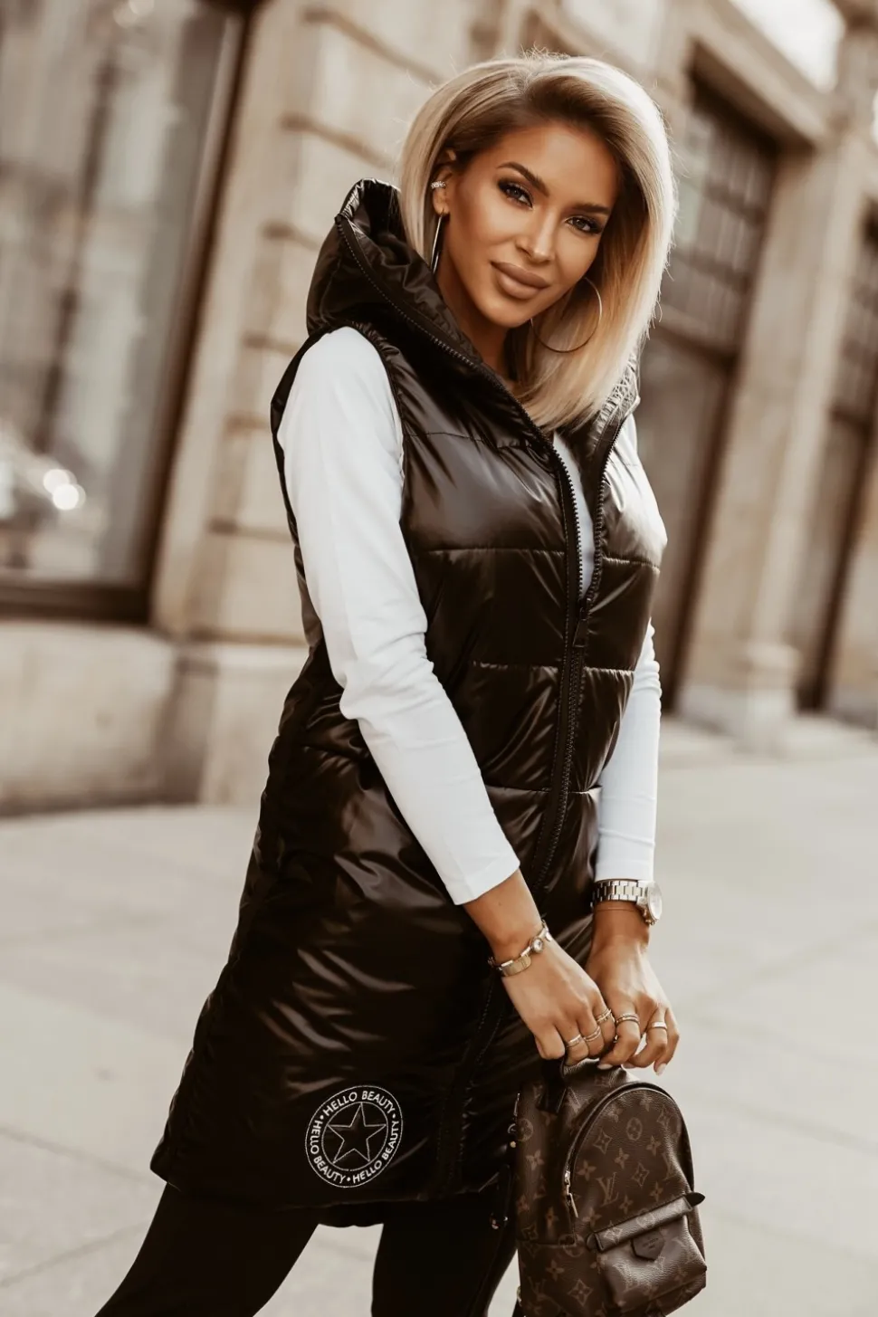 BLUZKA BAWEŁNIANA BASIC Z DŁUGIM RĘKAWEM V DEKOLT BIAŁA