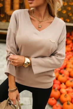 BLUZKA BAWEŁNIANA SISI Z PRĄŻKOWANEGO MATERIAŁU Z KORONKĄ NA PLECACH BEŻOWA