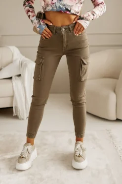 SPODNIE JEANSOWE TYPU CARGO BOJÓWKI MOKKA