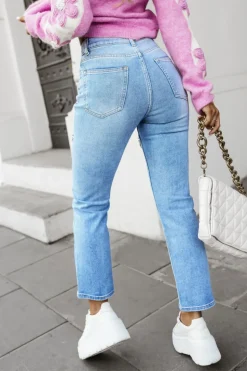 SPODNIE JEANSOWE Z ROZCIĘCIEM NA UDACH OZDOBIONE KRYSZTAŁKAMI NIEBIESKI JEANS