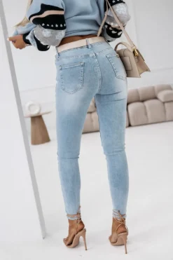 SPODNIE JEANSOWE ZE ŚREDNIM STANEM Z PASKIEM W KOMPLECIE JASNY JEANS