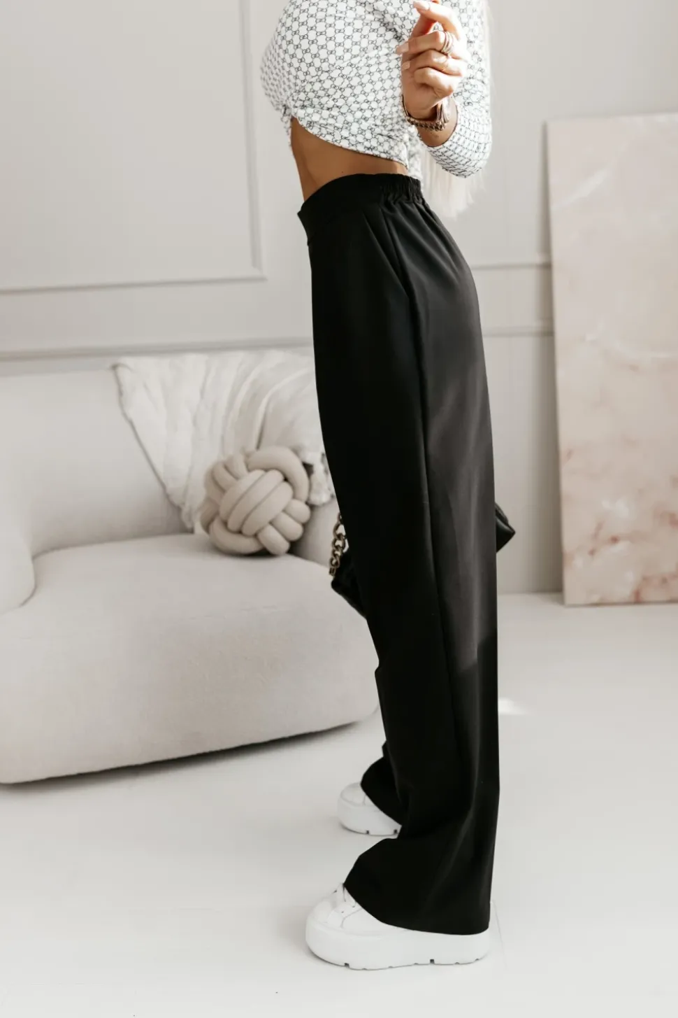 SPODNIE MATERIAŁOWE ROBBEN Z WYSOKIM STANEM Z GUMĄ W PASIE CZARNE