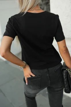 T-SHIRT BAWEŁNIANY Z KIESZONKĄ I OZDOBNYM ELEMENTEM CZARNY