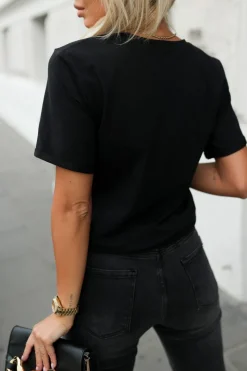 T-SHIRT BAWEŁNIANY Z KIESZONKĄ I MINI BROSZKĄ CZARNY