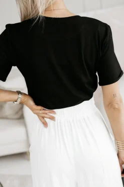 T-SHIRT BAWEŁNIANY Z NADRUKIEM DZIEWCZYNKA W OKULARACH CZARNY