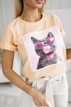 T-SHIRT BAWEŁNIANY Z NADRUKIEM KOTEK W OKULARACH MORELOWY
