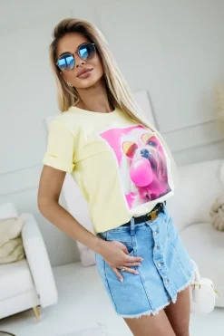 T-SHIRT BAWEŁNIANY Z NADRUKIEM PIESEK W OKULARACH ŻÓŁTY