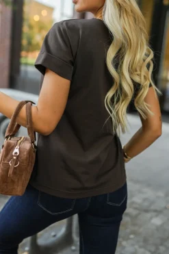 T-SHIRT Z NADRUKIEM DOGUE CZEKOLADOWY