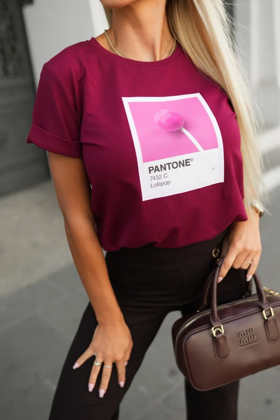 T-SHIRT Z NADRUKIEM PANTONE BURGUNDOWY