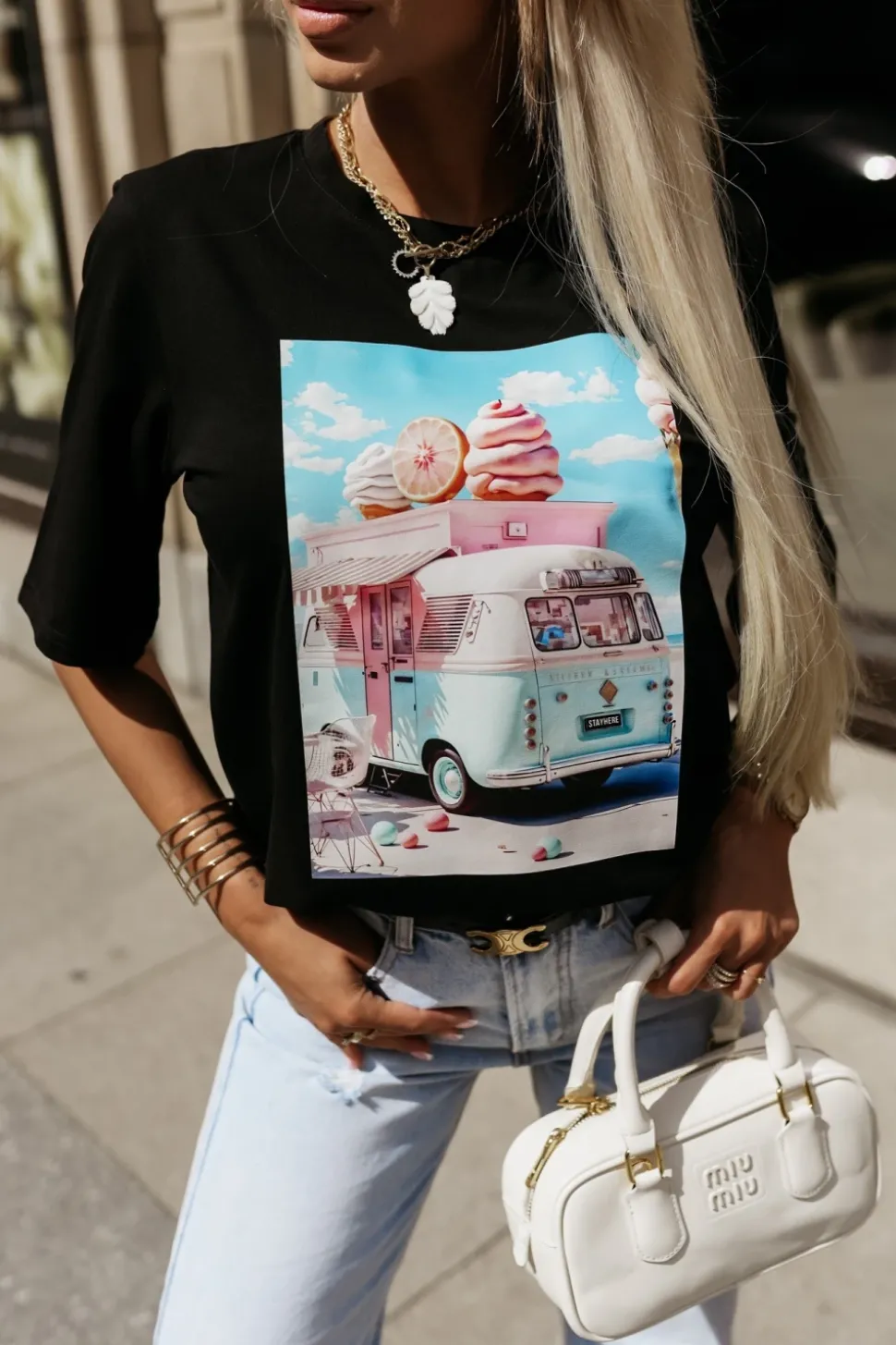 T-SHIRT Z NADRUKIEM WAKACYJNY VAN CZARNY