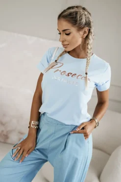 T-SHIRT Z NAPISEM PROSECCO BŁĘKITNY