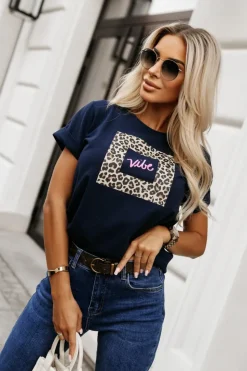 T-SHIRT Z PANTERKOWYM NADRUKIEM VIBE GRANATOWY