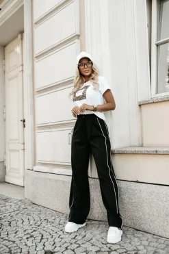 T-SHIRT Z PANTERKOWYM NADRUKIEM VIBE BIAŁY