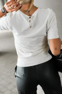 WISKOZOWY SWETEREK Z KRÓTKIM RĘKAWEM BEŻOWY