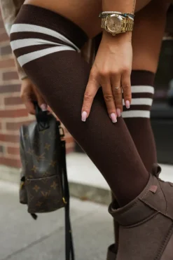 ZAKOLANÓWKI BAWEŁNIANE Z OZDOBNYMI PASKAMI CZEKOLADOWE