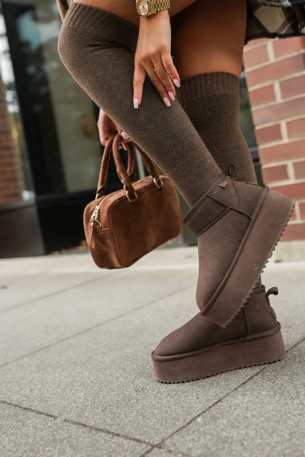 ZAKOLANÓWKI Z GRUBSZEGO MATERIAŁU CZEKOLADOWE